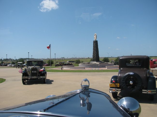 Event_2011_08_Texas_Tour/html/../previews/006-030 Texas Tour Arrive Prison Museum.JPG.medium.jpeg